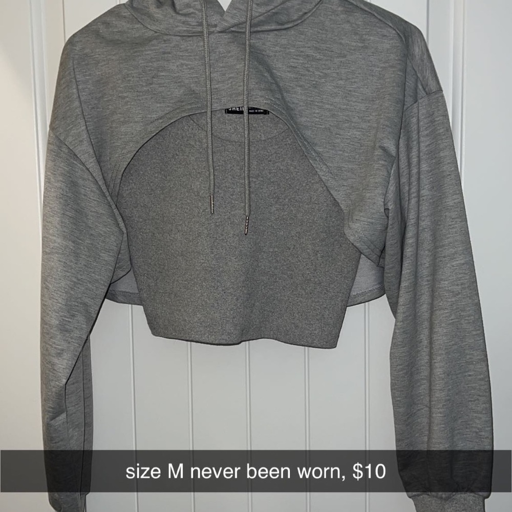 CLOTHES BUNDLE✨ - Picture 2 of 16